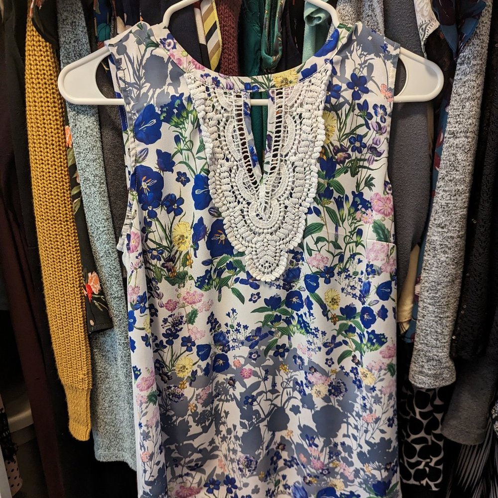 Pale Sky Women's Sleeveless Top Size Small